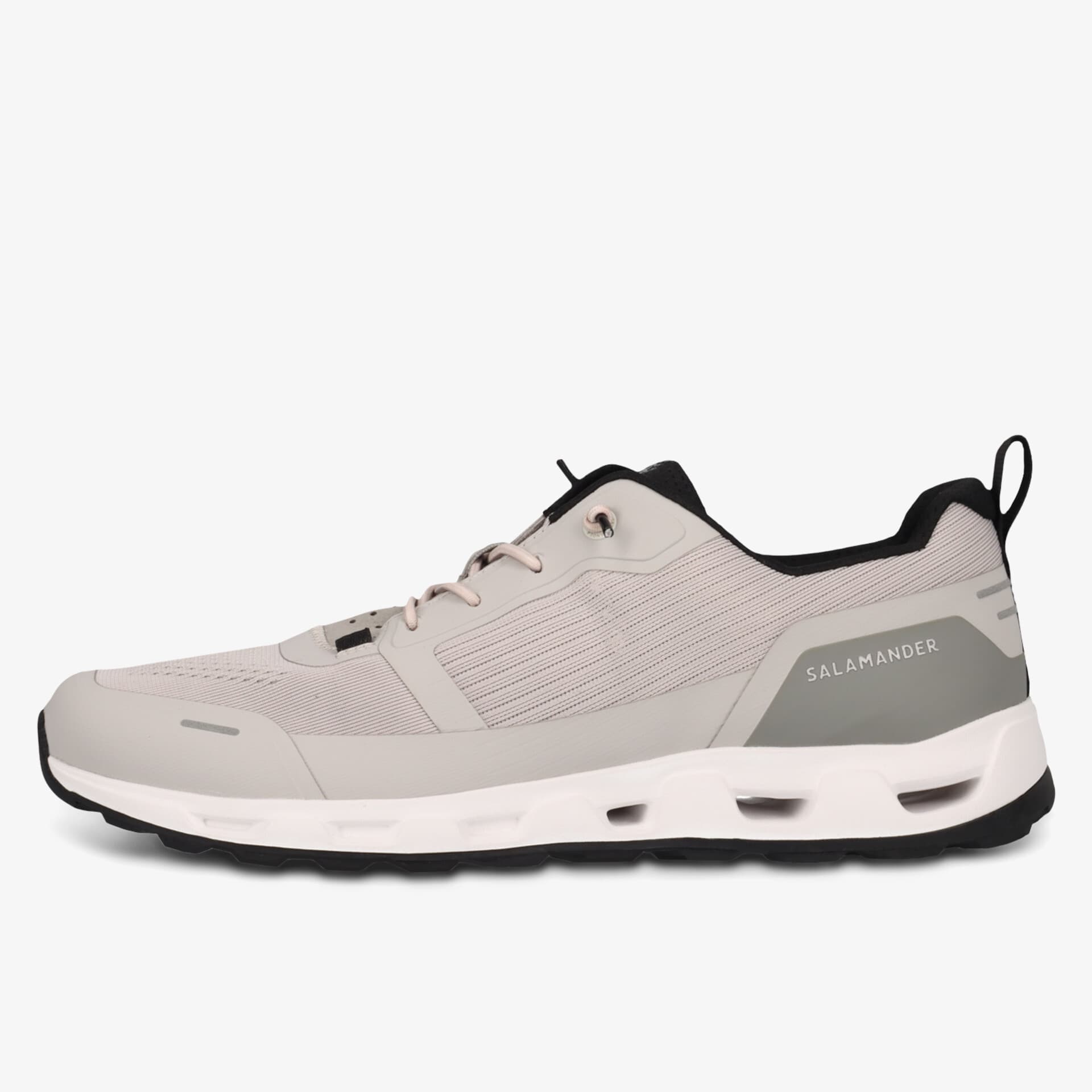 Moderner und bequemer Sportschuh in heller Farbgebung mit atmungsaktivem Design und flexibler Sohle.